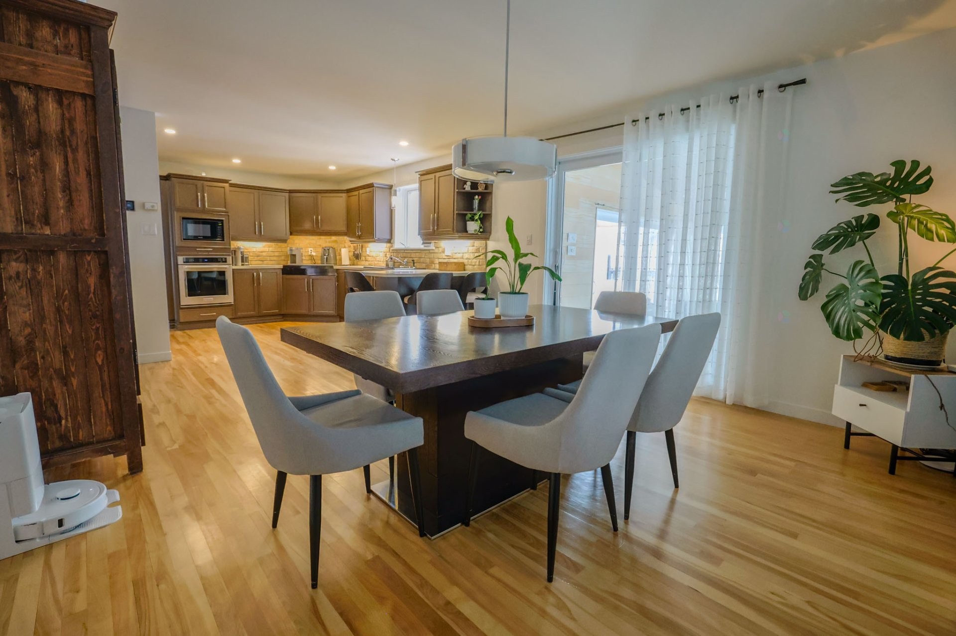 









972


Rue Dumas

,
Lévis (Les Chutes-de-la-Chaudière-Est),




QC
G6Z2T4

