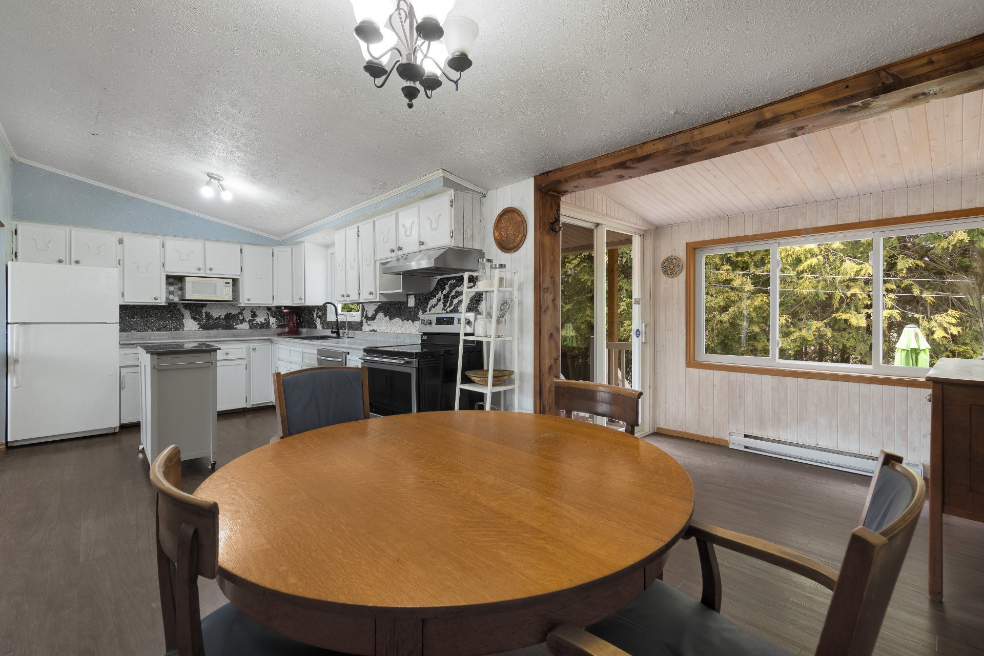 









483


Rue des Pins

,
Compton,




QC
J0B1L0

