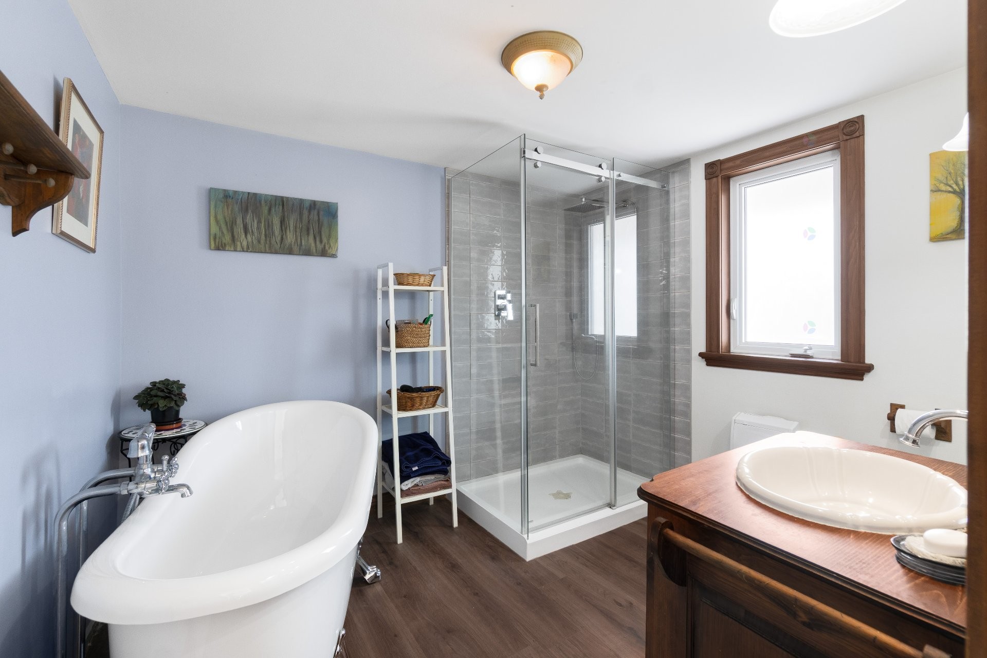 









483


Rue des Pins

,
Compton,




QC
J0B1L0

