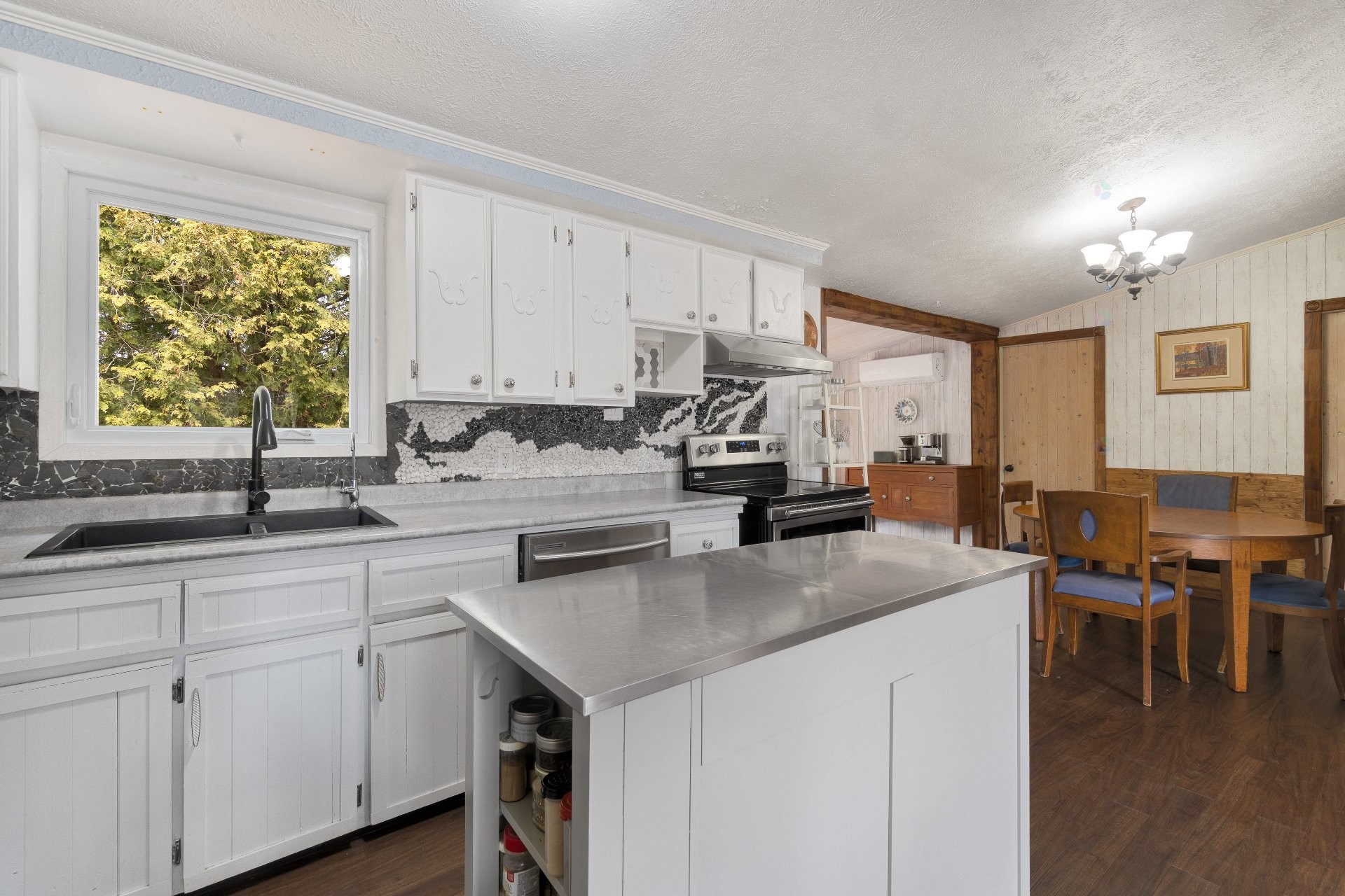 









483


Rue des Pins

,
Compton,




QC
J0B1L0

