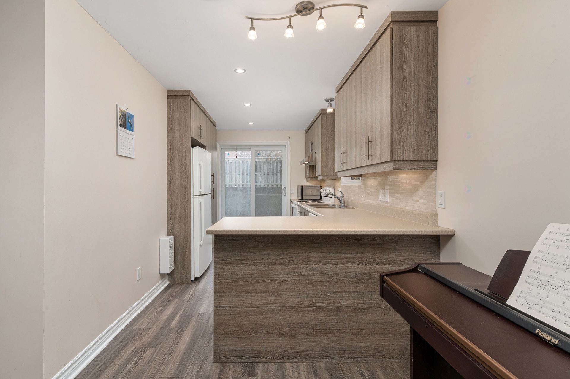 









172


Rue Rouville

,
Longueuil (Le Vieux-Longueuil),




QC
J4K2W2

