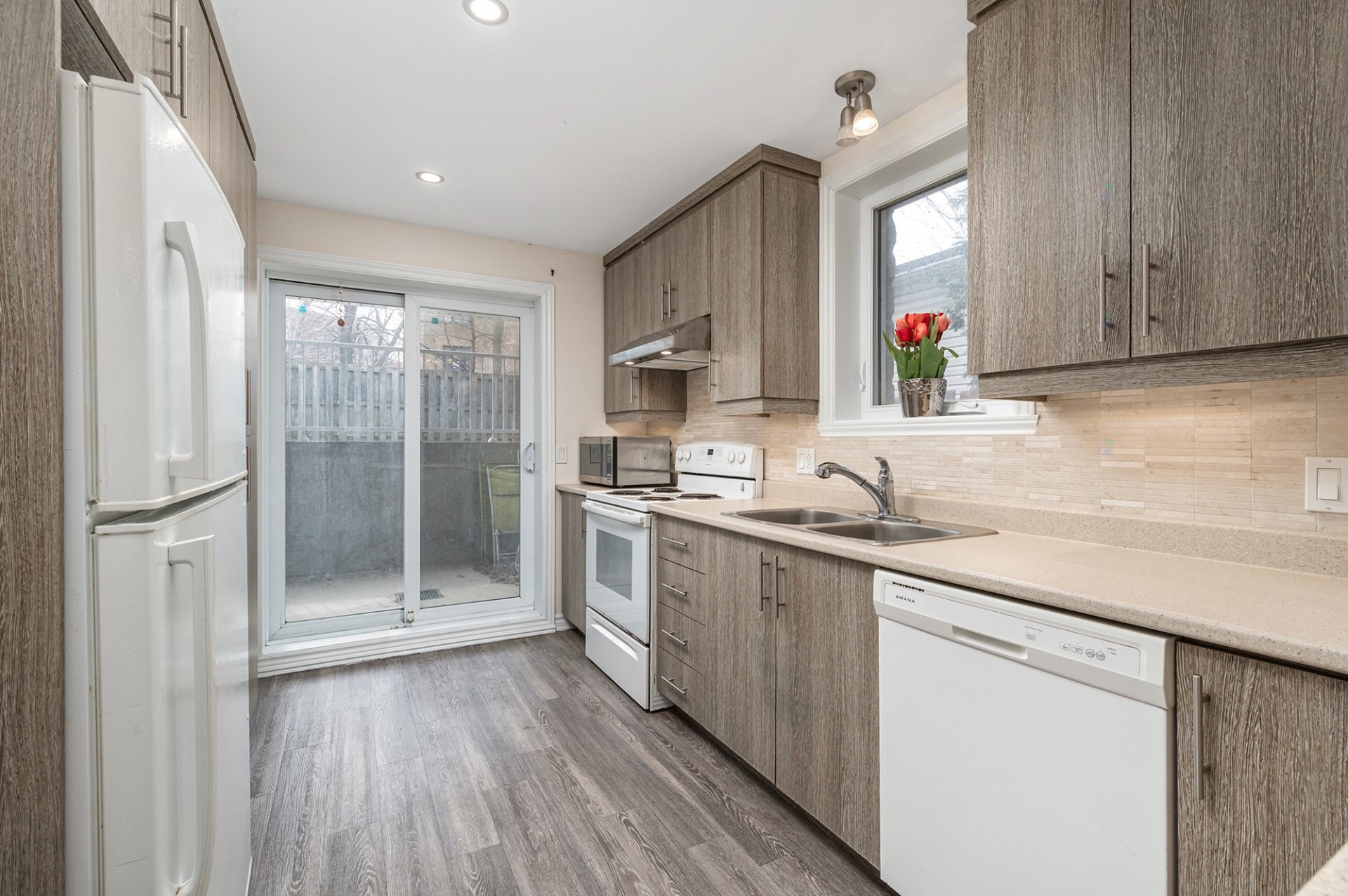 









172


Rue Rouville

,
Longueuil (Le Vieux-Longueuil),




QC
J4K2W2

