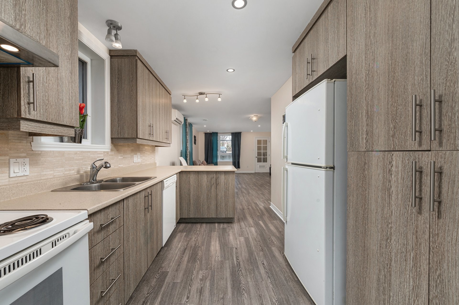 









172


Rue Rouville

,
Longueuil (Le Vieux-Longueuil),




QC
J4K2W2

