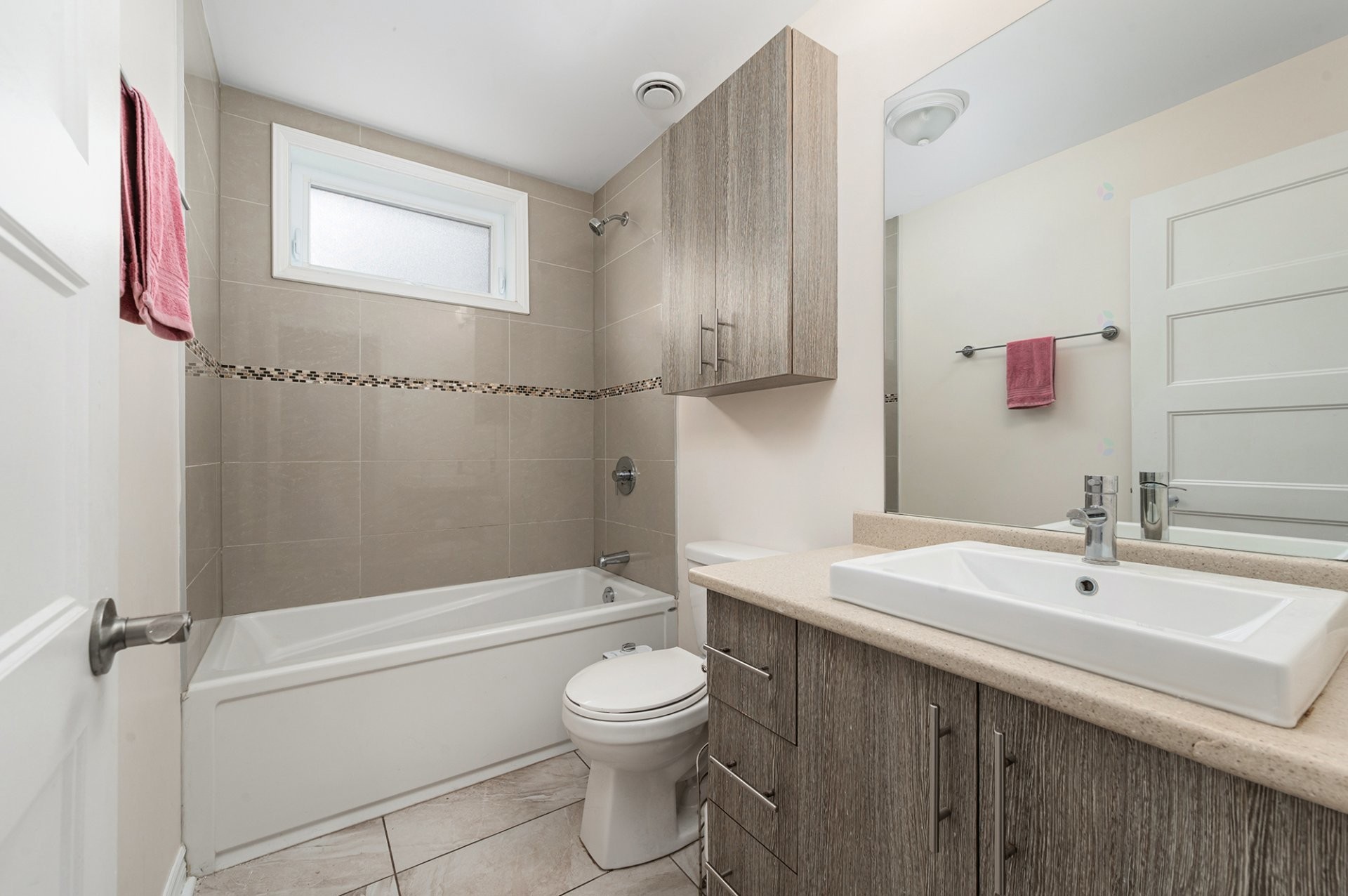 









172


Rue Rouville

,
Longueuil (Le Vieux-Longueuil),




QC
J4K2W2

