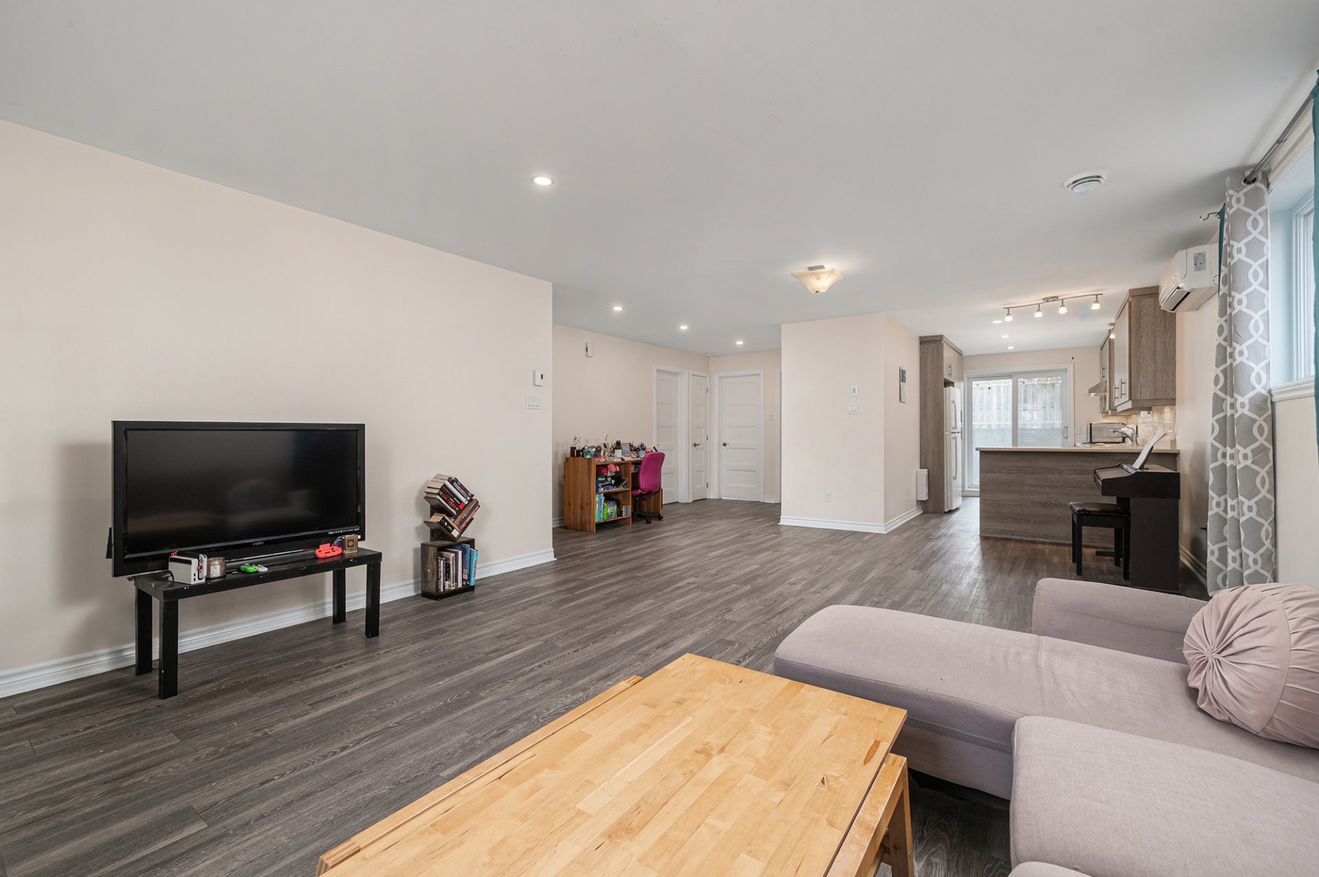 









172


Rue Rouville

,
Longueuil (Le Vieux-Longueuil),




QC
J4K2W2

