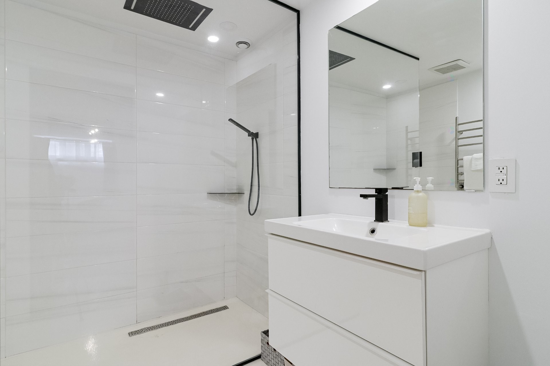 









553


Boul. le Bourg-Neuf

, B,
Repentigny (Le Gardeur),




QC
J5Z4W2

