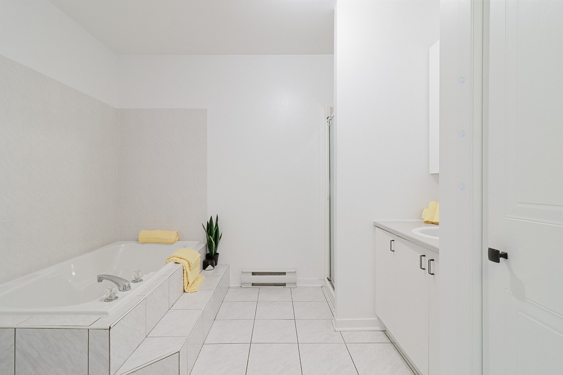 









553


Boul. le Bourg-Neuf

, B,
Repentigny (Le Gardeur),




QC
J5Z4W2

