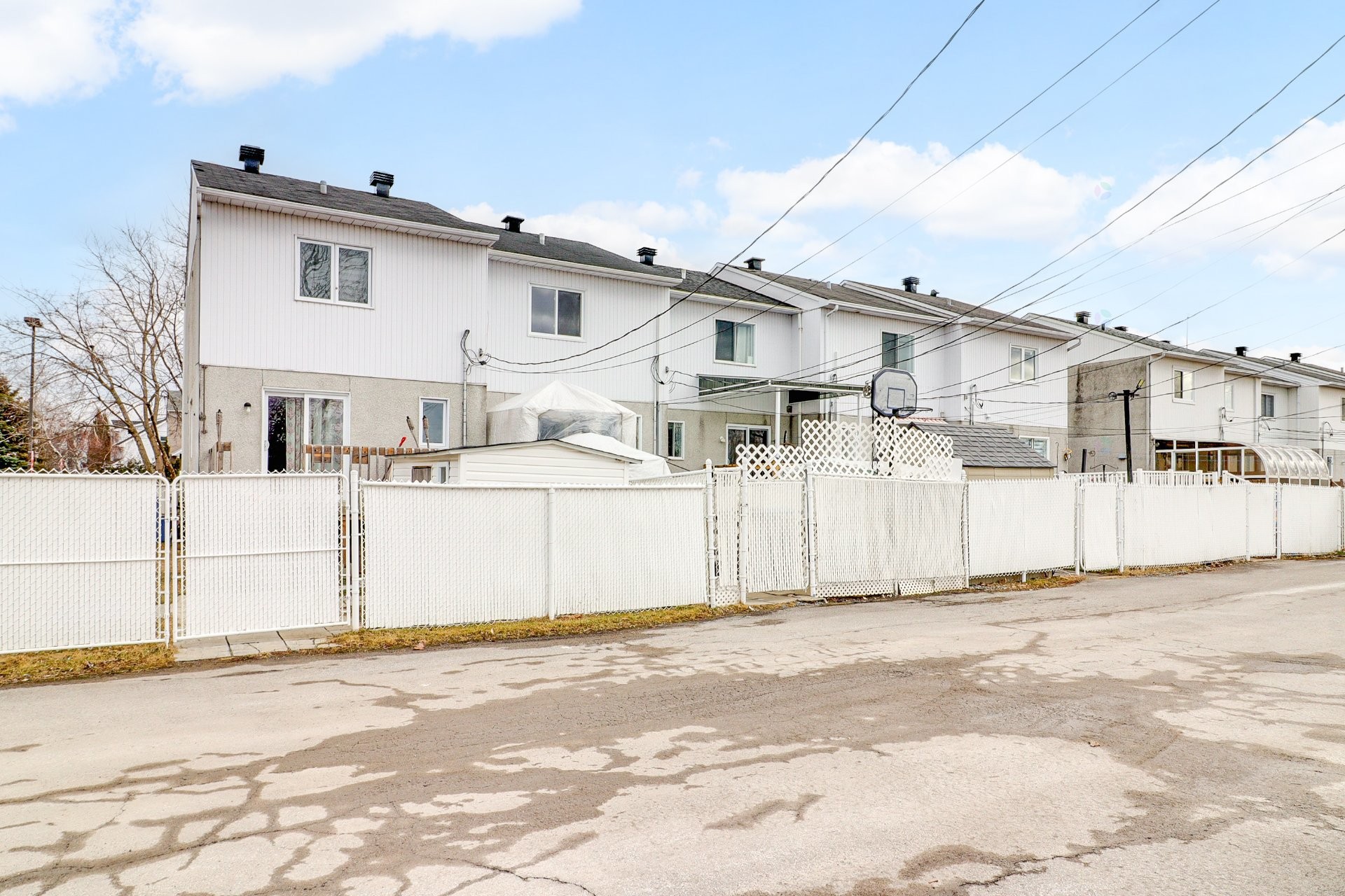 









553


Boul. le Bourg-Neuf

, B,
Repentigny (Le Gardeur),




QC
J5Z4W2

