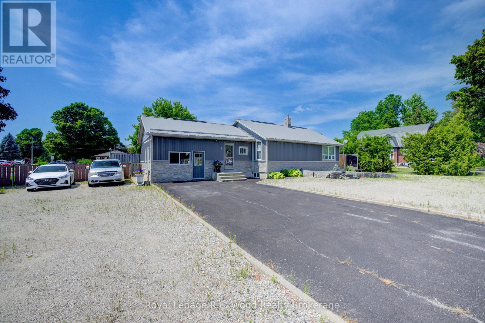 












4 WEST STREET N

,
Norwich (Springford),




Ontario
N0J1X0

