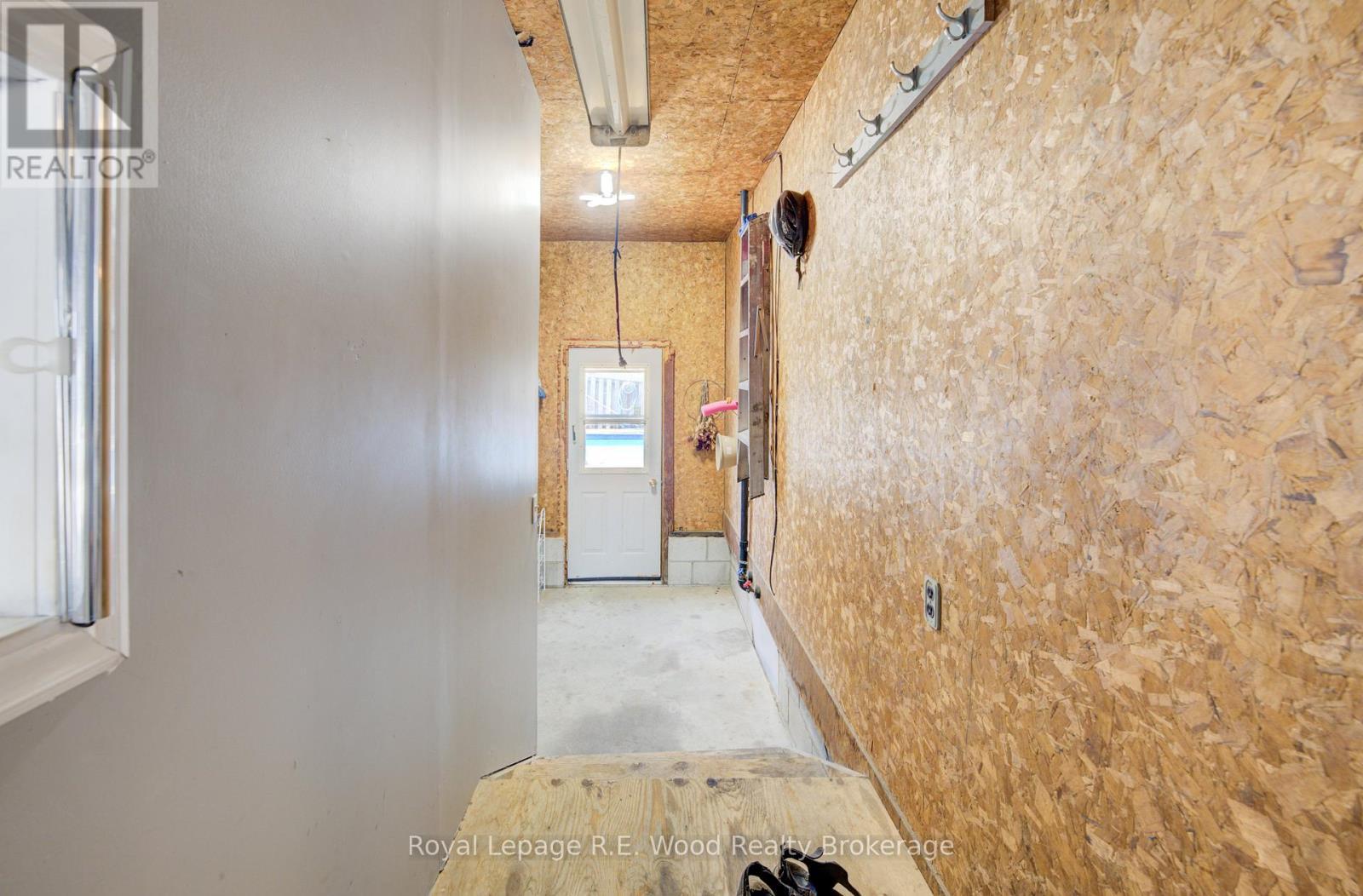 












4 WEST STREET N

,
Norwich (Springford),




Ontario
N0J1X0

