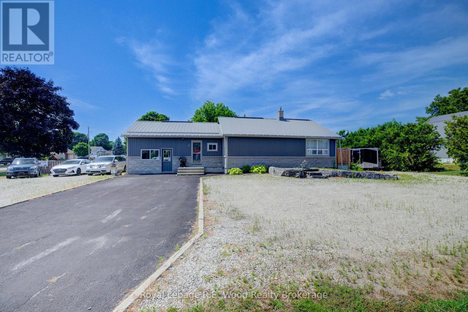 












4 WEST STREET N

,
Norwich (Springford),




Ontario
N0J1X0

