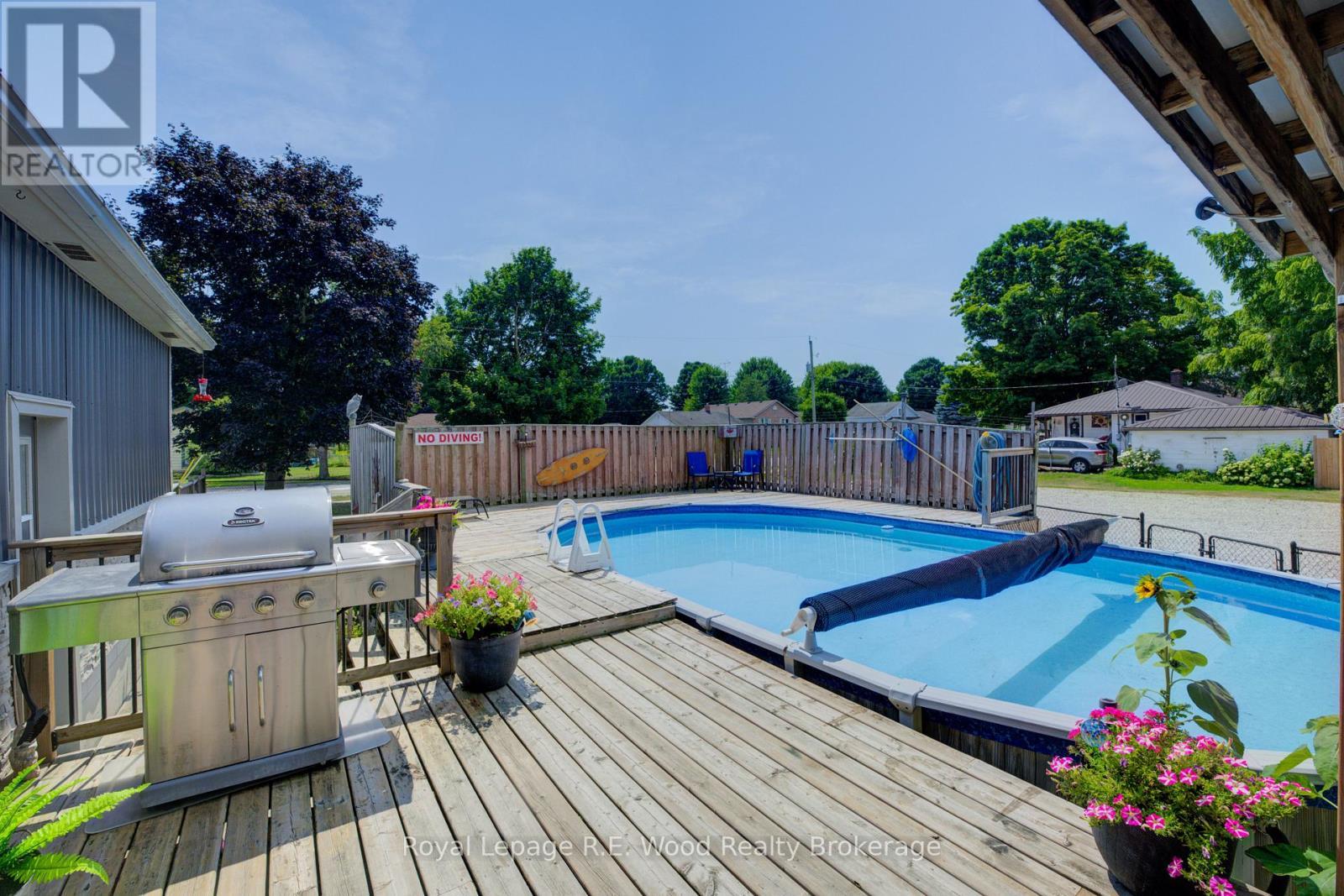 












4 WEST STREET N

,
Norwich (Springford),




Ontario
N0J1X0

