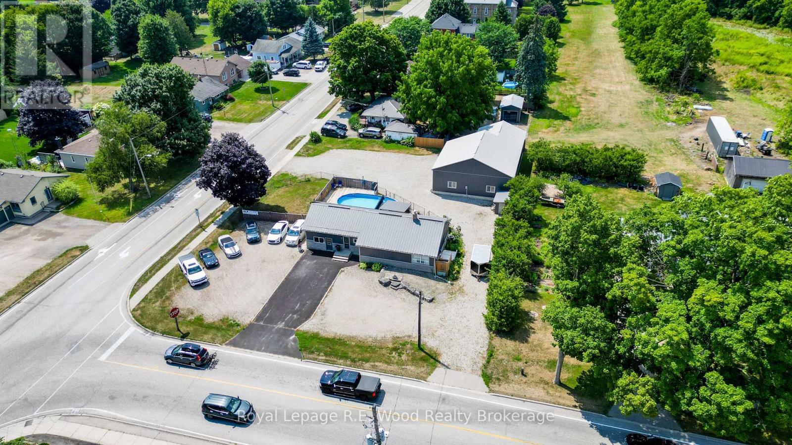 












4 WEST STREET N

,
Norwich (Springford),




Ontario
N0J1X0

