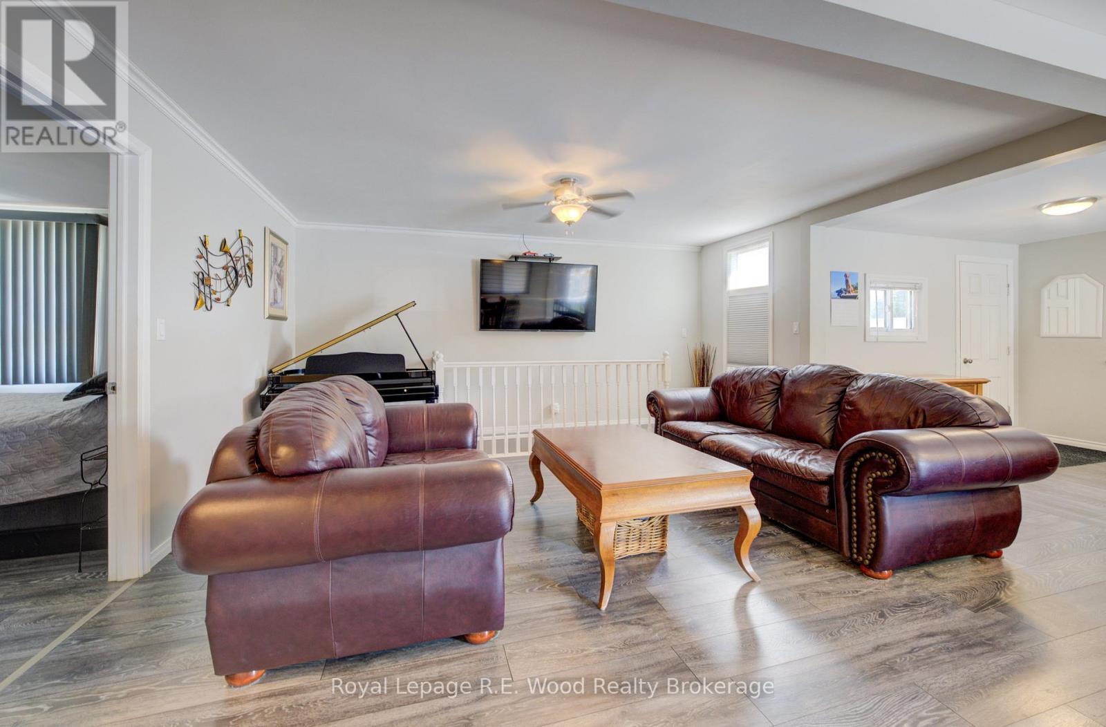 












4 WEST STREET N

,
Norwich (Springford),




Ontario
N0J1X0

