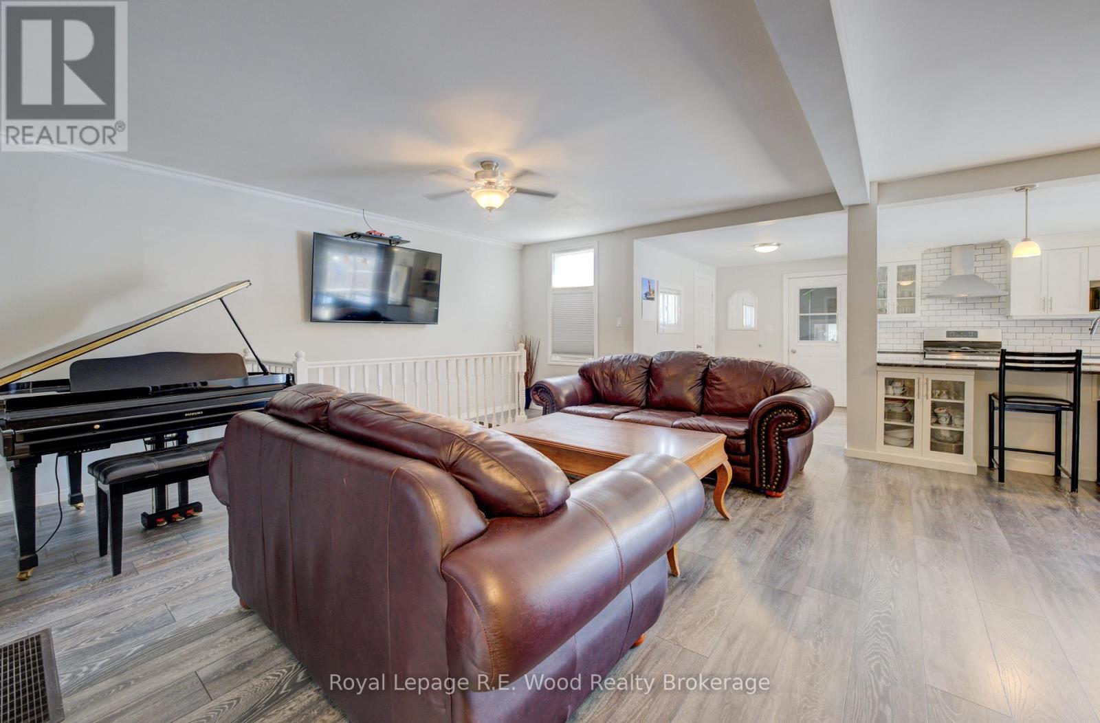 












4 WEST STREET N

,
Norwich (Springford),




Ontario
N0J1X0

