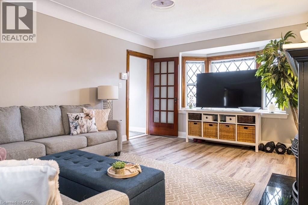 












143 HUXLEY Avenue S

,
Hamilton,




Ontario
L8K2P9

