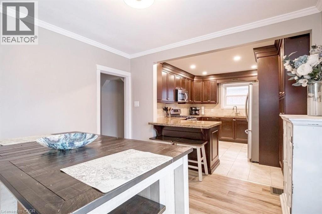 












143 HUXLEY Avenue S

,
Hamilton,




Ontario
L8K2P9

