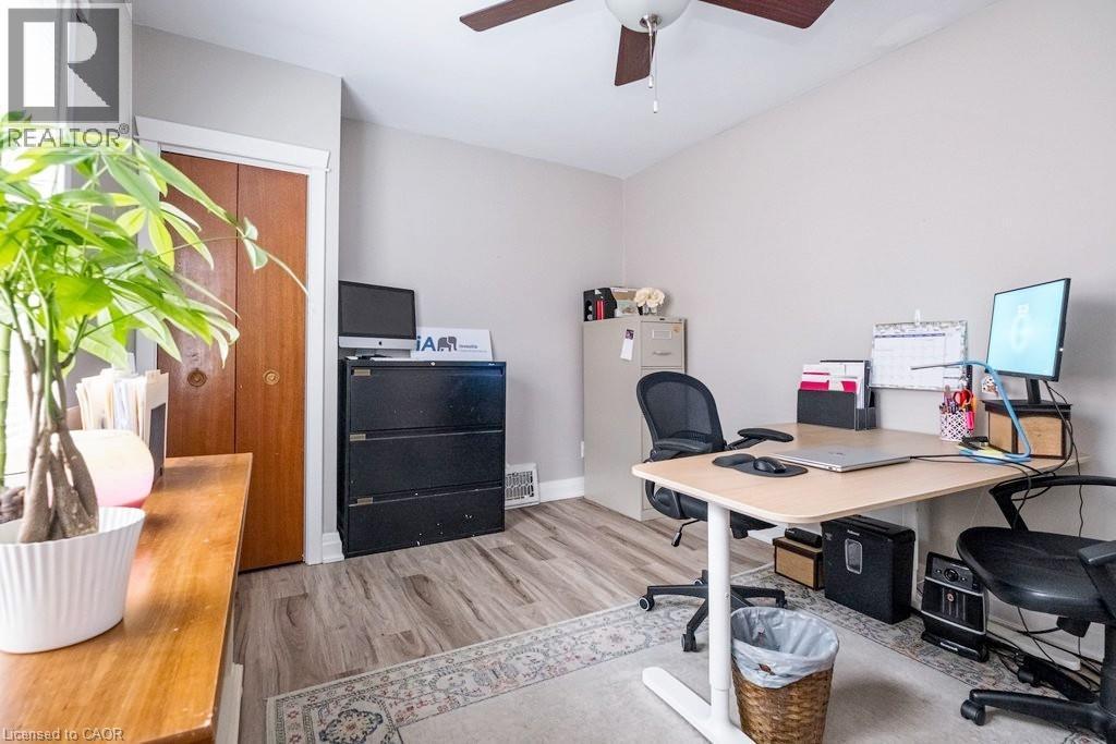 












143 HUXLEY Avenue S

,
Hamilton,




Ontario
L8K2P9

