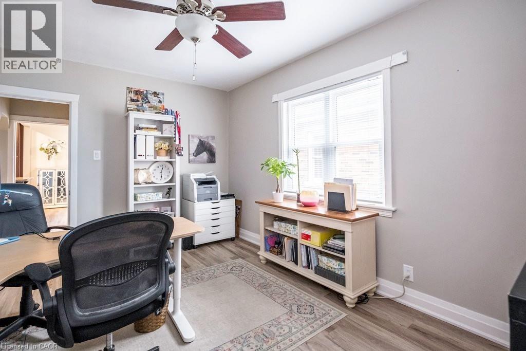 












143 HUXLEY Avenue S

,
Hamilton,




Ontario
L8K2P9

