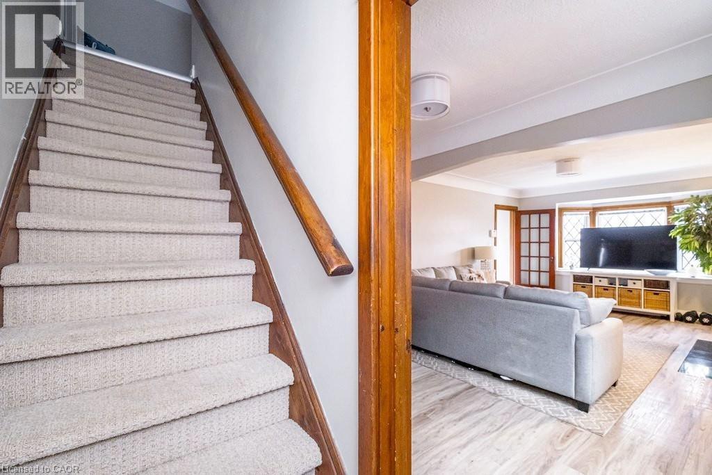 












143 HUXLEY Avenue S

,
Hamilton,




Ontario
L8K2P9

