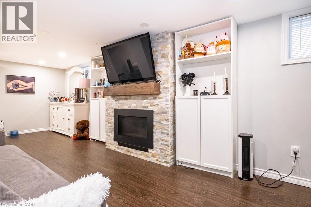 












143 HUXLEY Avenue S

,
Hamilton,




Ontario
L8K2P9

