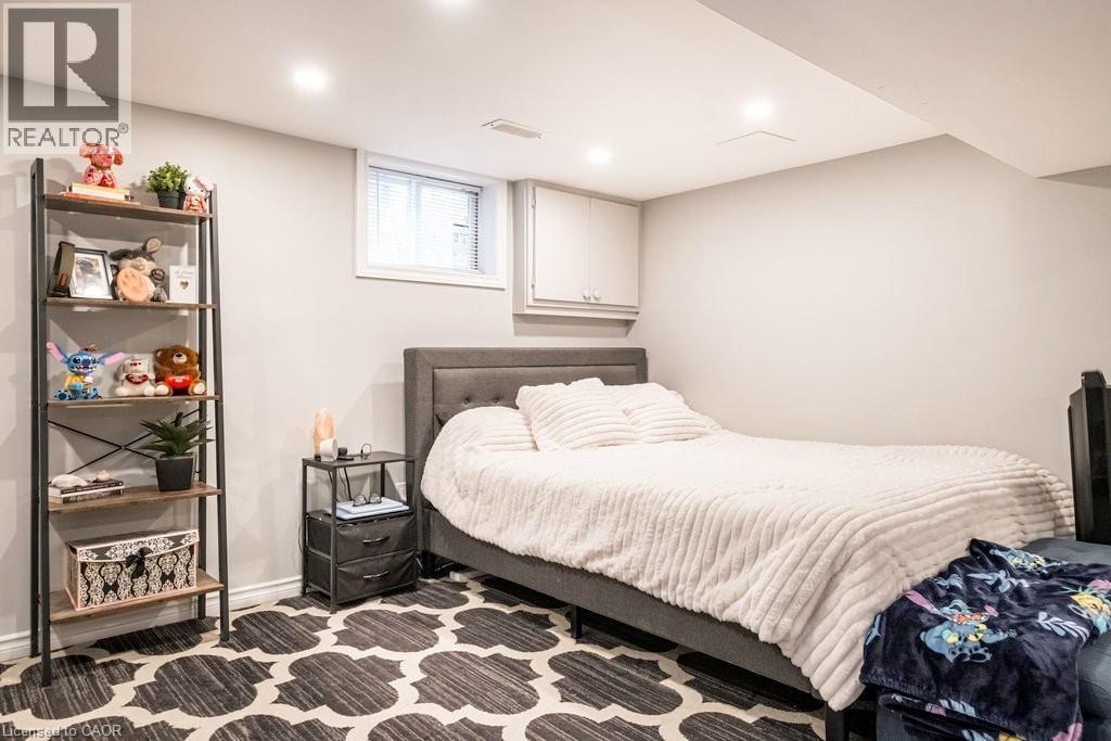 












143 HUXLEY Avenue S

,
Hamilton,




Ontario
L8K2P9

