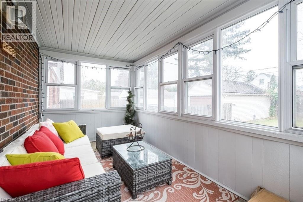 












143 HUXLEY Avenue S

,
Hamilton,




Ontario
L8K2P9

