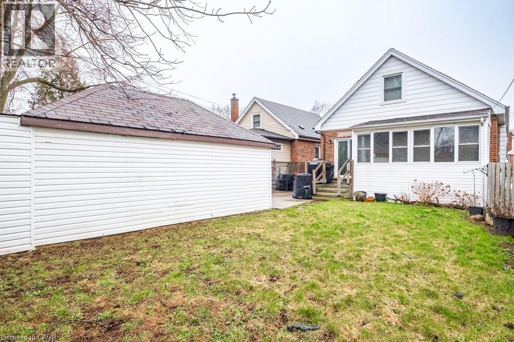 












143 HUXLEY Avenue S

,
Hamilton,




Ontario
L8K2P9

