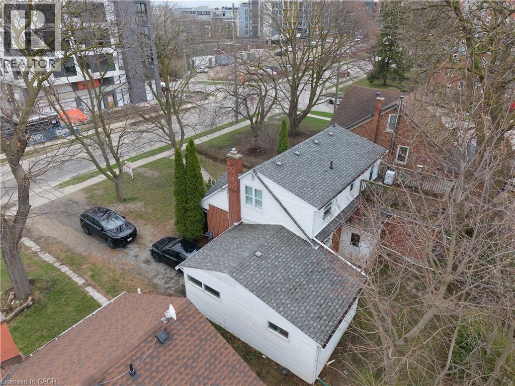 












289 ALBERT Street

,
Waterloo,




Ontario
N2L3T9

