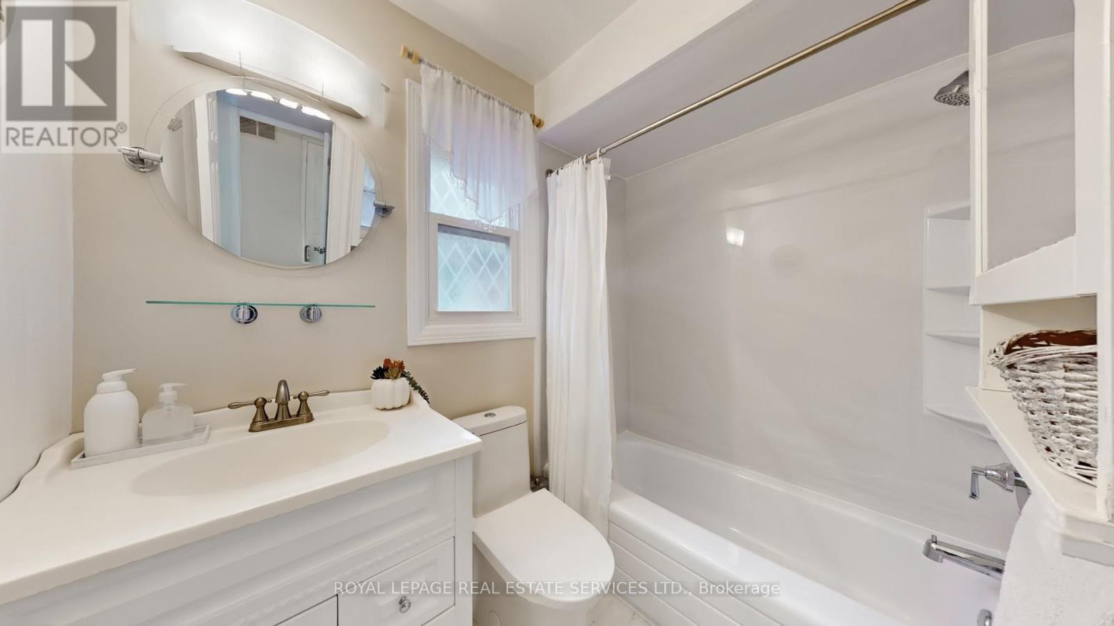 












47 HOOD CRESCENT

,
Brampton,




Ontario
L6Y4S7

