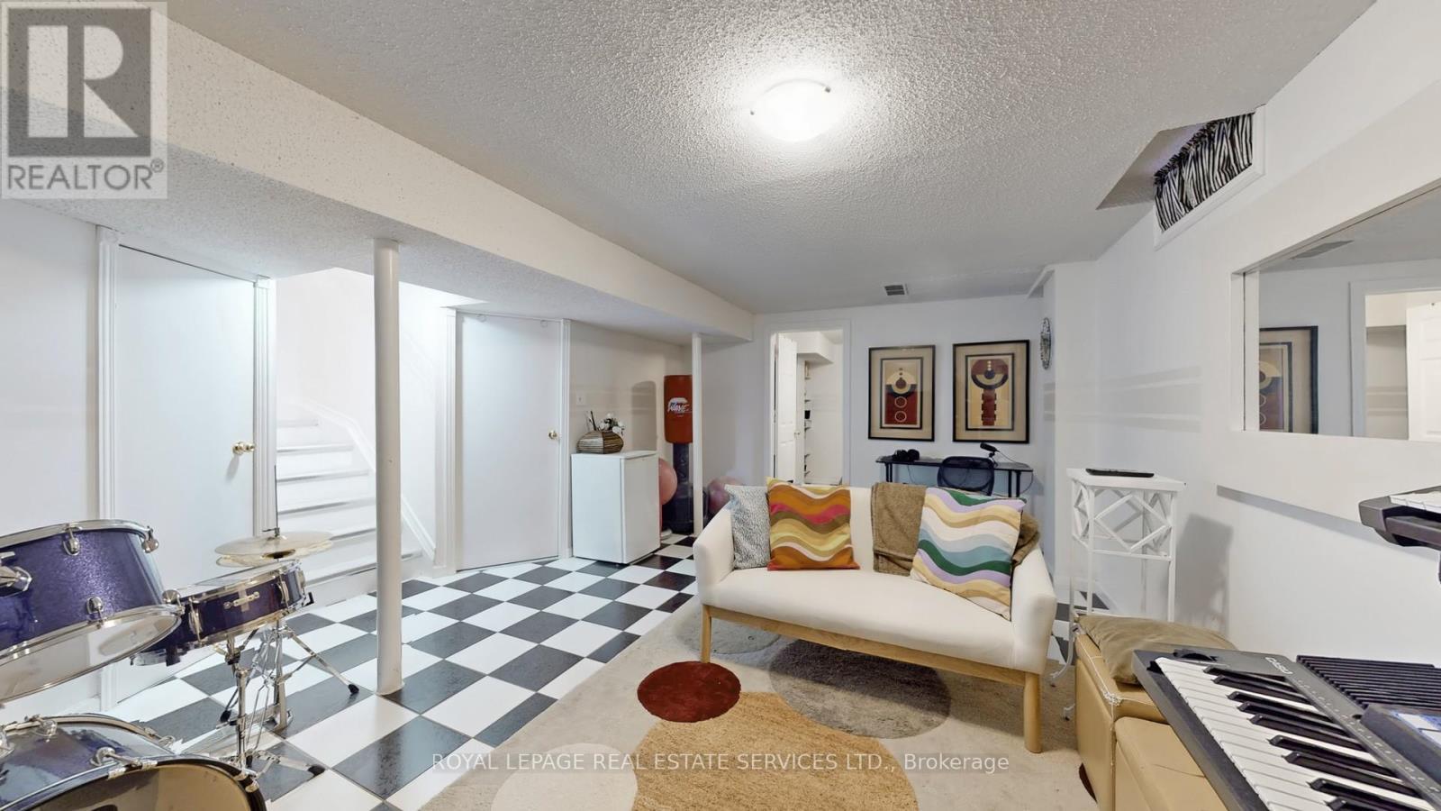 












47 HOOD CRESCENT

,
Brampton,




Ontario
L6Y4S7

