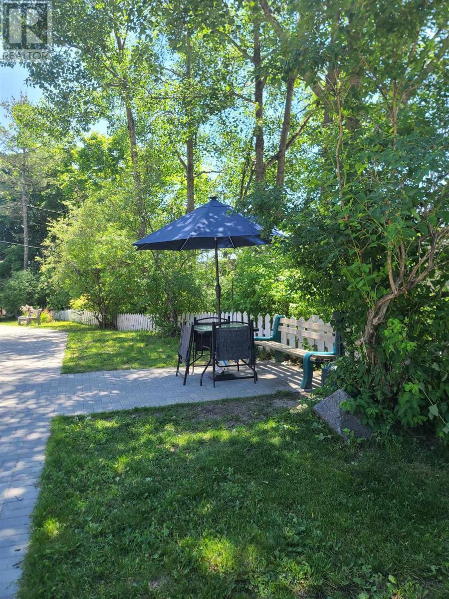 












25 Mississauga AVE # 33

,
Elliot Lake,




Ontario
P5A1E1

