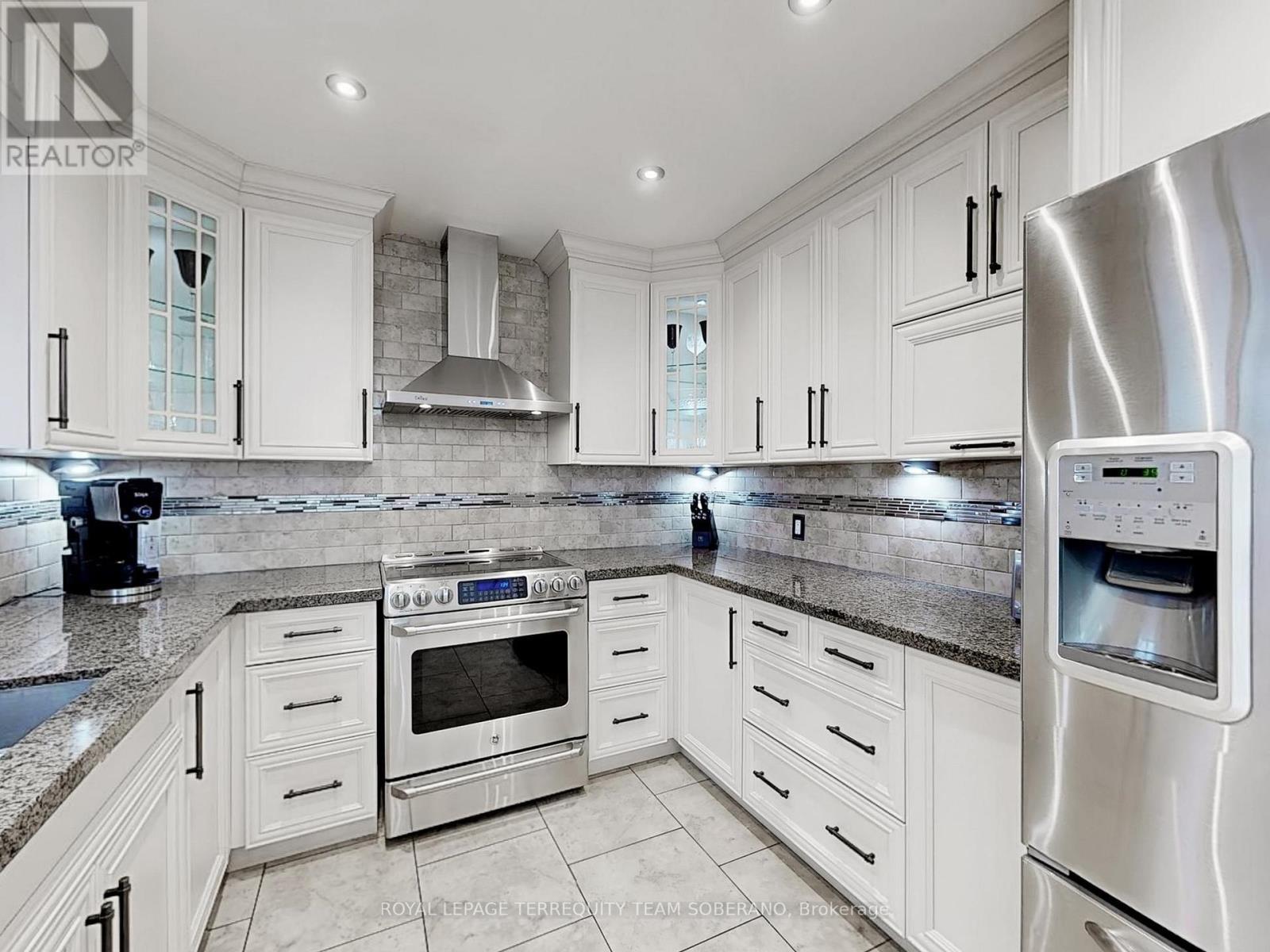 












1549 SAUGEEN DRIVE

,
Pickering,




Ontario
L1V5P9

