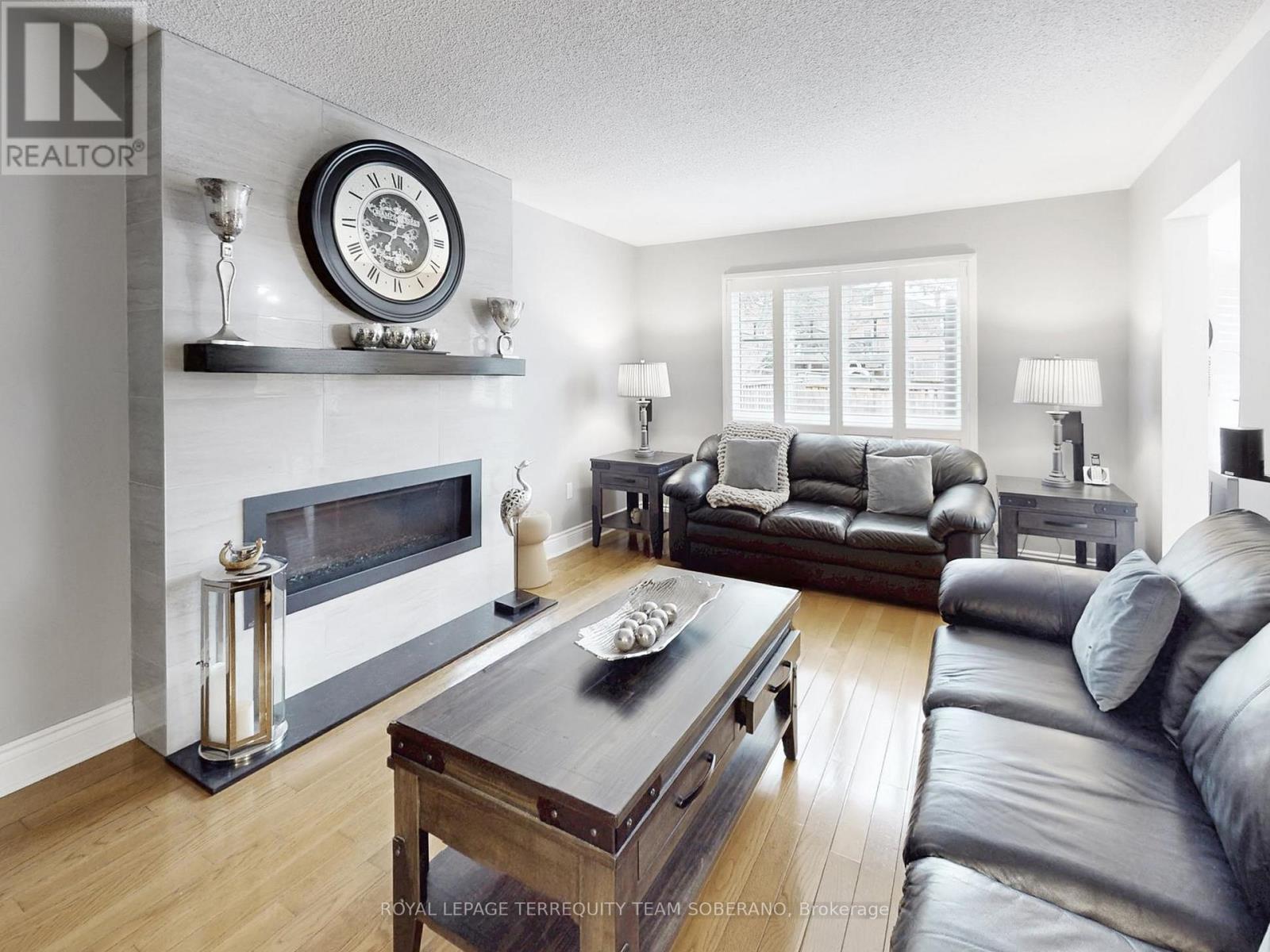 












1549 SAUGEEN DRIVE

,
Pickering,




Ontario
L1V5P9

