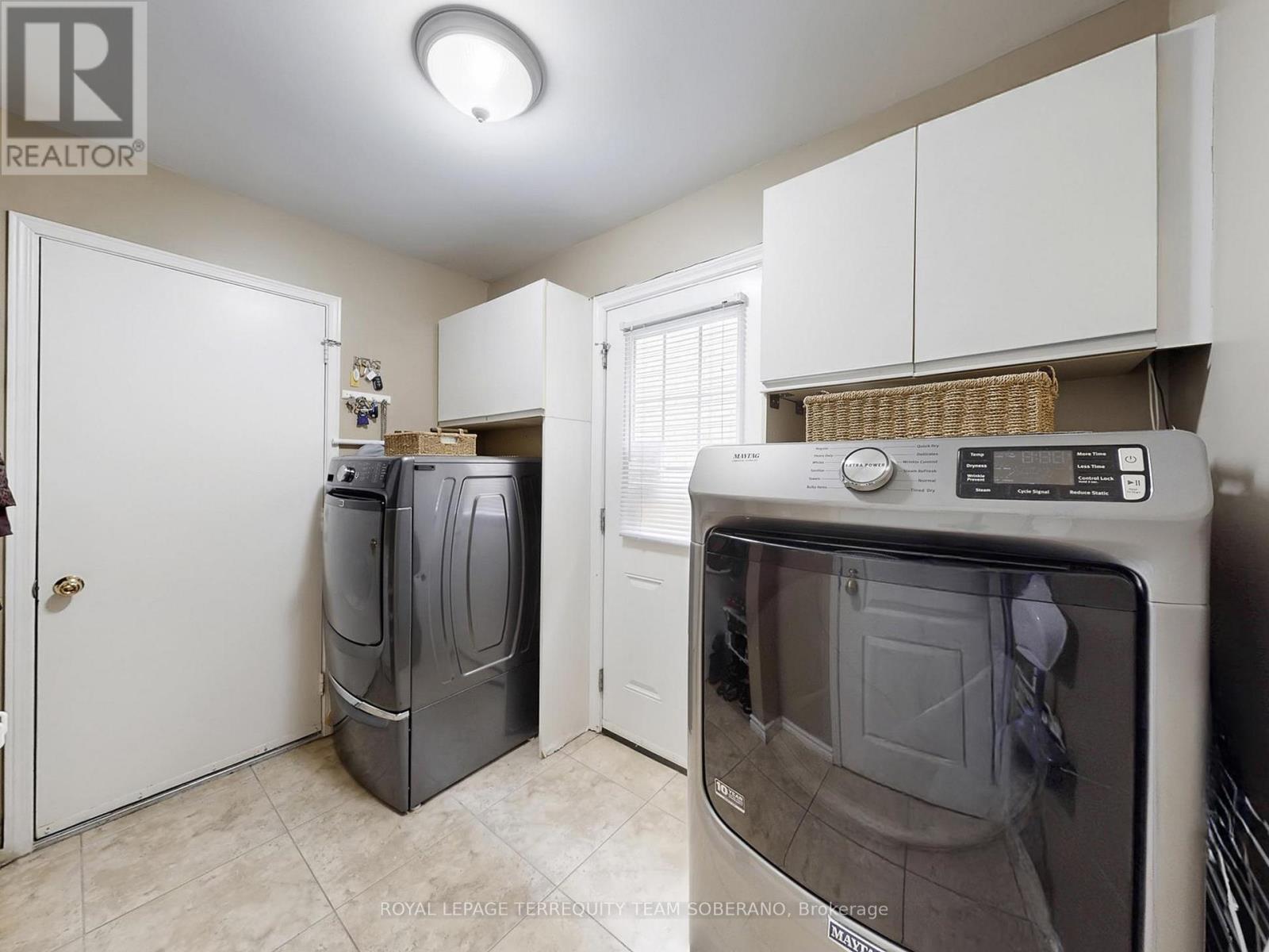 












1549 SAUGEEN DRIVE

,
Pickering,




Ontario
L1V5P9

