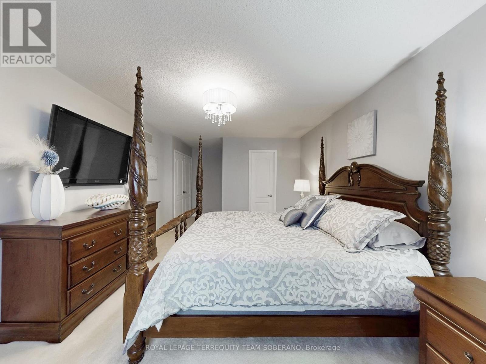 












1549 SAUGEEN DRIVE

,
Pickering,




Ontario
L1V5P9

