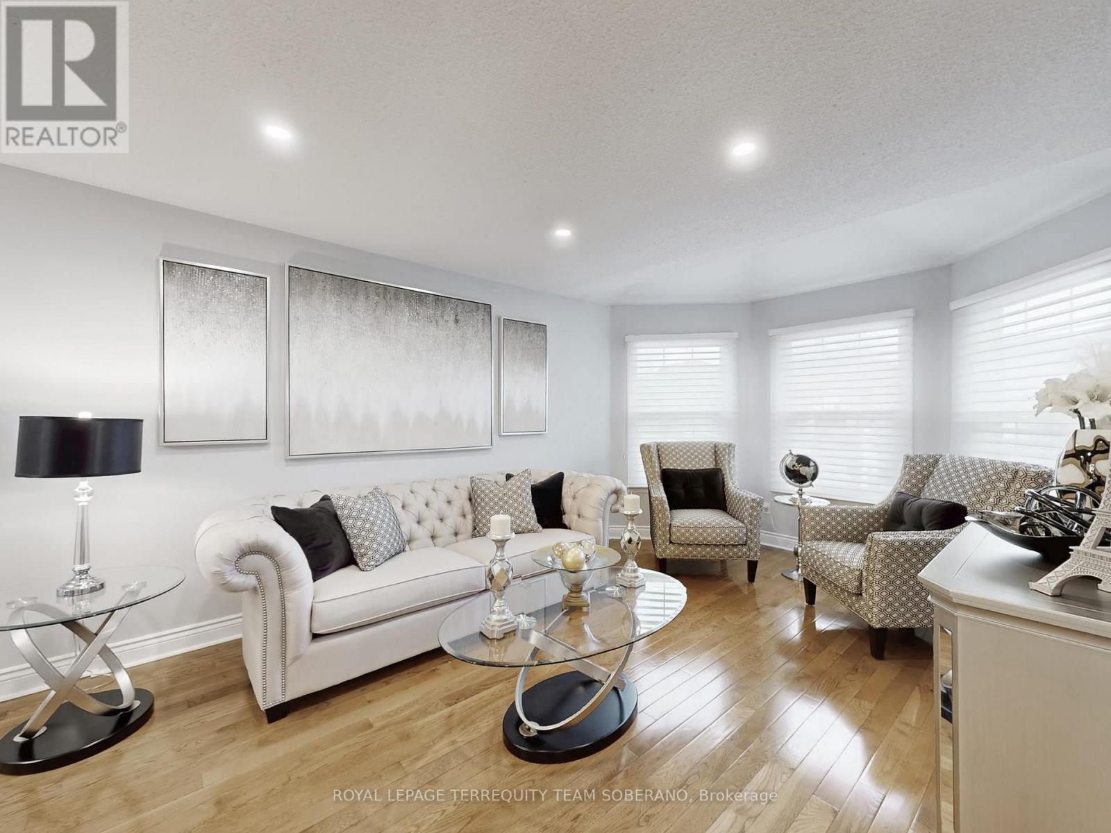 












1549 SAUGEEN DRIVE

,
Pickering,




Ontario
L1V5P9

