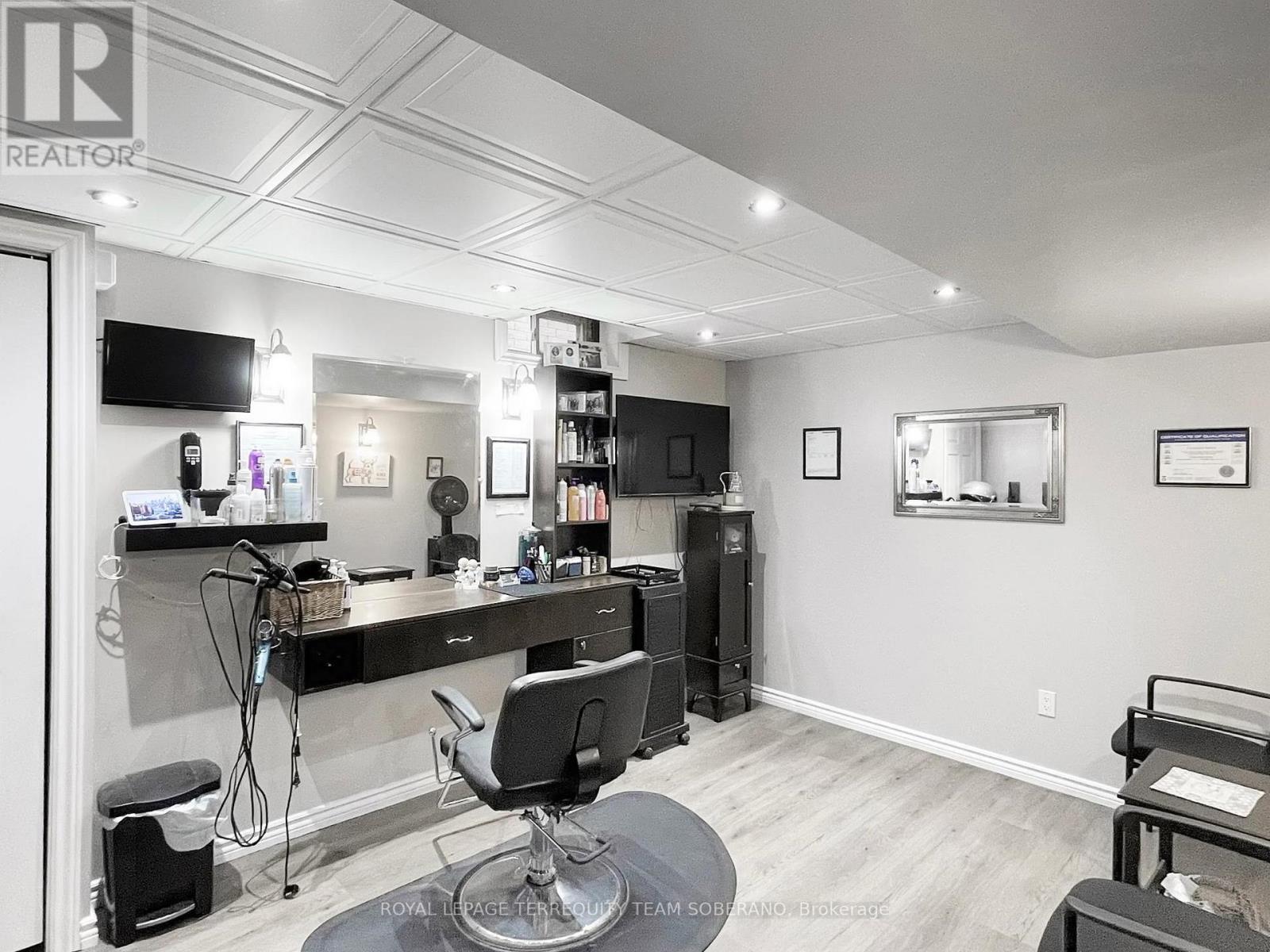 












1549 SAUGEEN DRIVE

,
Pickering,




Ontario
L1V5P9

