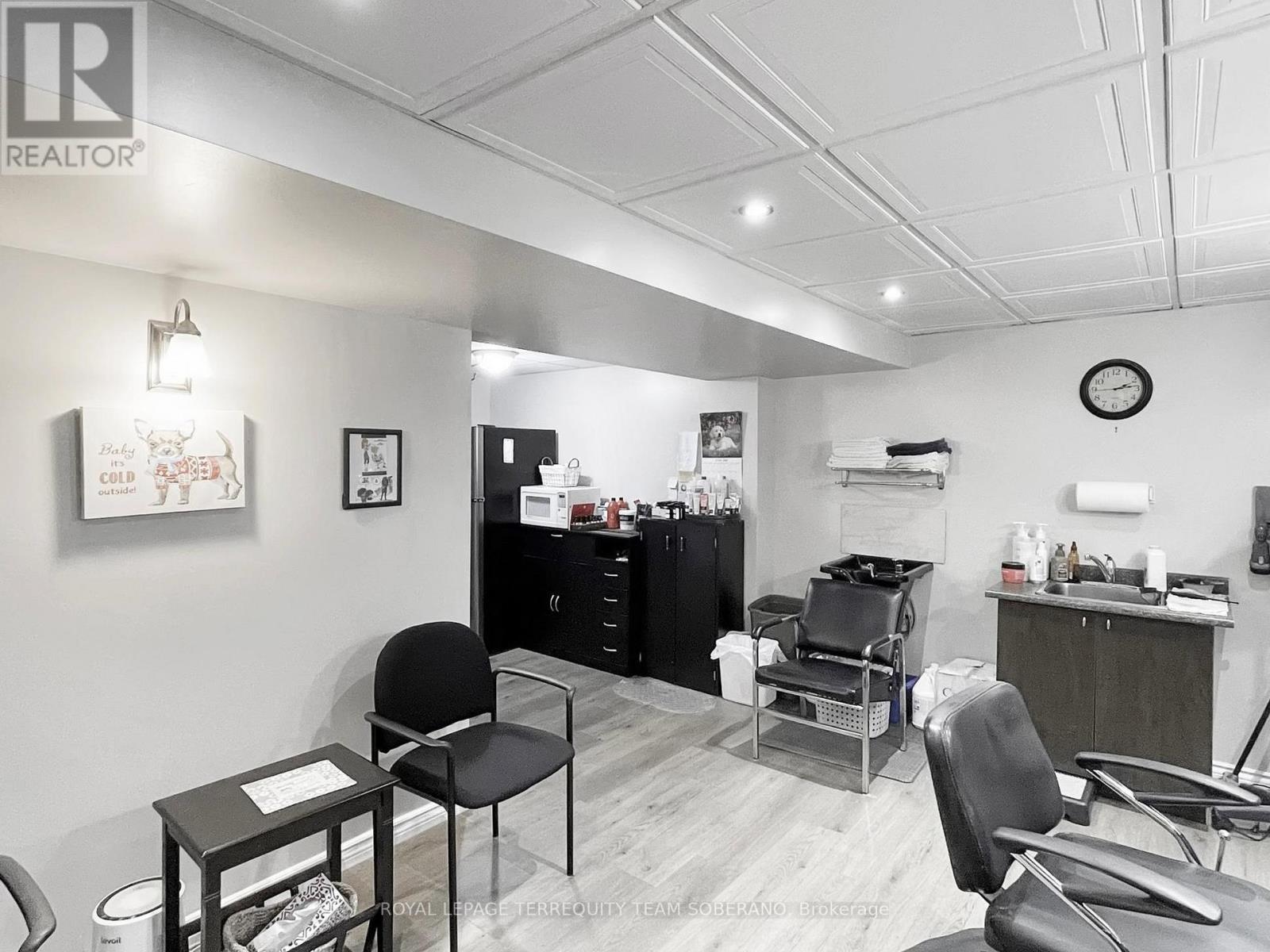 












1549 SAUGEEN DRIVE

,
Pickering,




Ontario
L1V5P9

