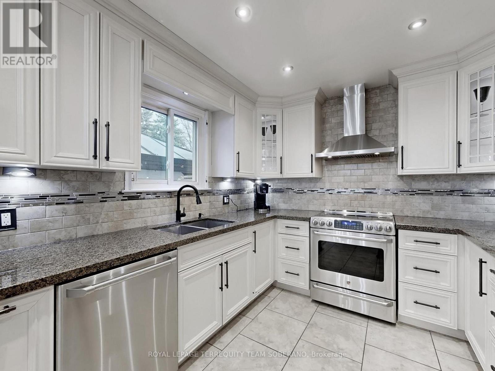 












1549 SAUGEEN DRIVE

,
Pickering,




Ontario
L1V5P9

