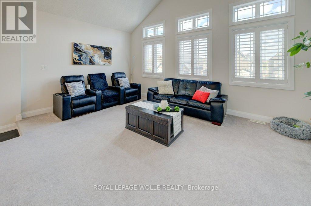 












43 GREYHAWK STREET

,
Kitchener,




Ontario
N2K0C7

