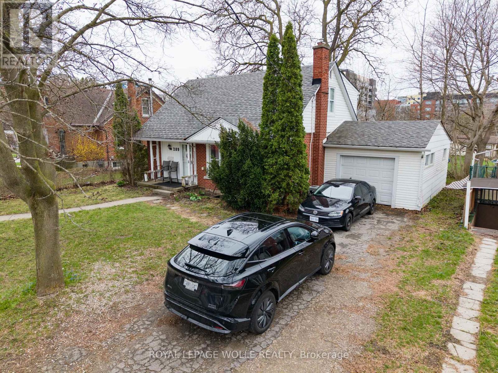 












289 ALBERT STREET

,
Waterloo,




Ontario
N2L3T9

