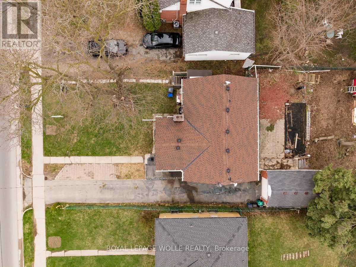 












291 ALBERT STREET

,
Waterloo,




Ontario
N2L3T9

