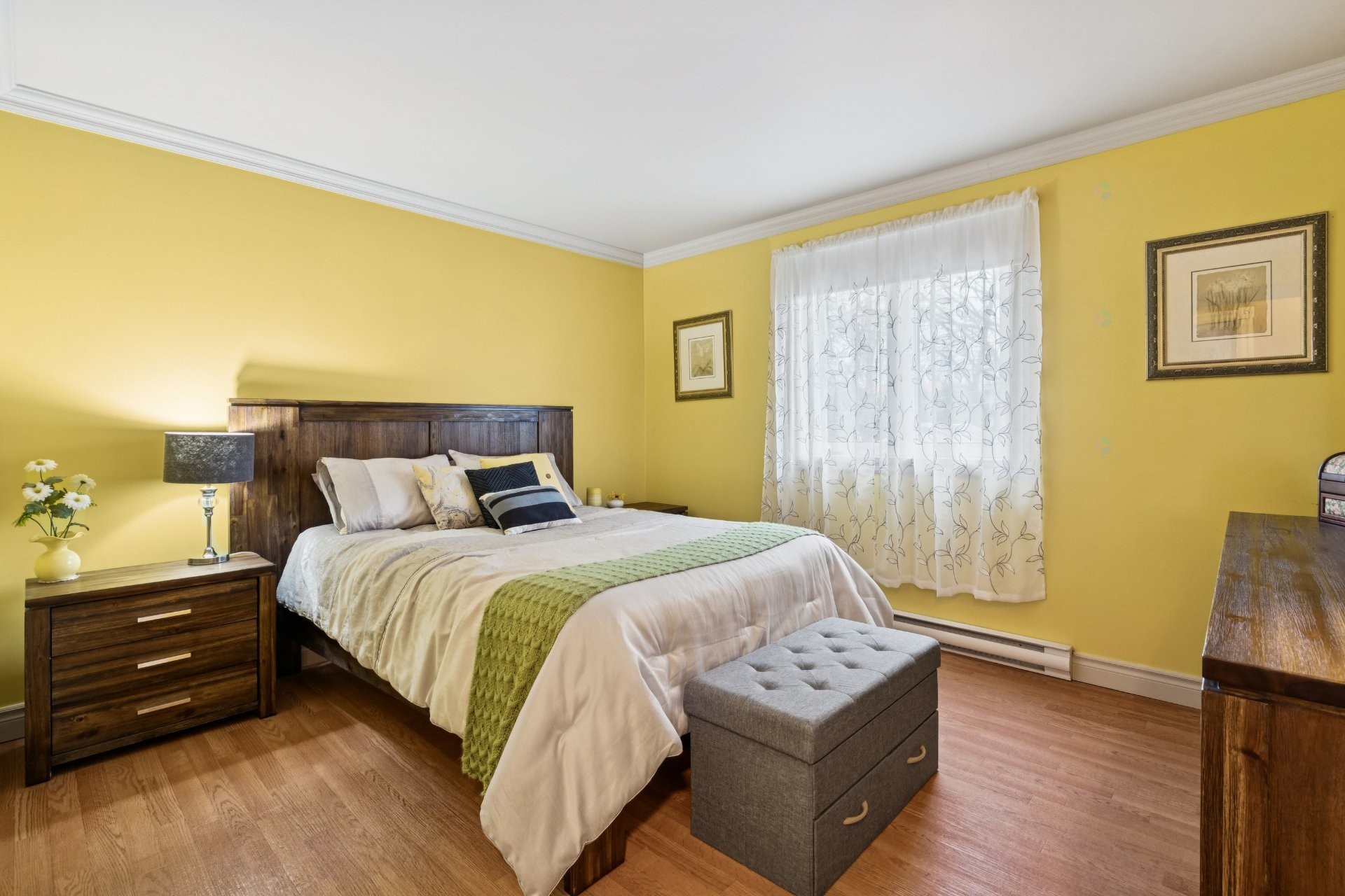 









549


Rue Lionel-Groulx

,
Salaberry-de-Valleyfield,




QC
J6T4H5

