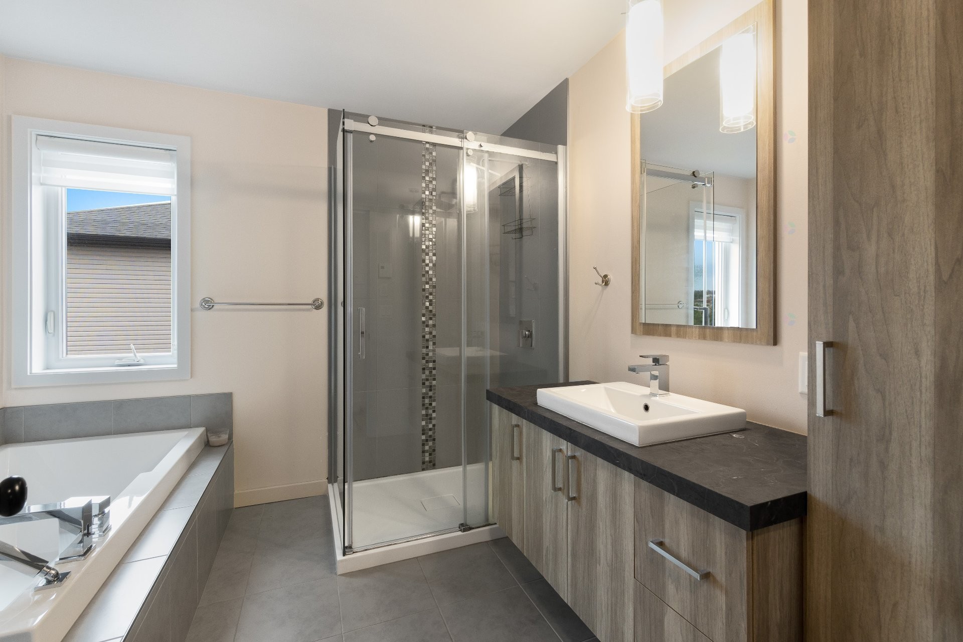 









3337


Rue Galt O.

,
Sherbrooke (Les Nations),




QC
J1K3B9

