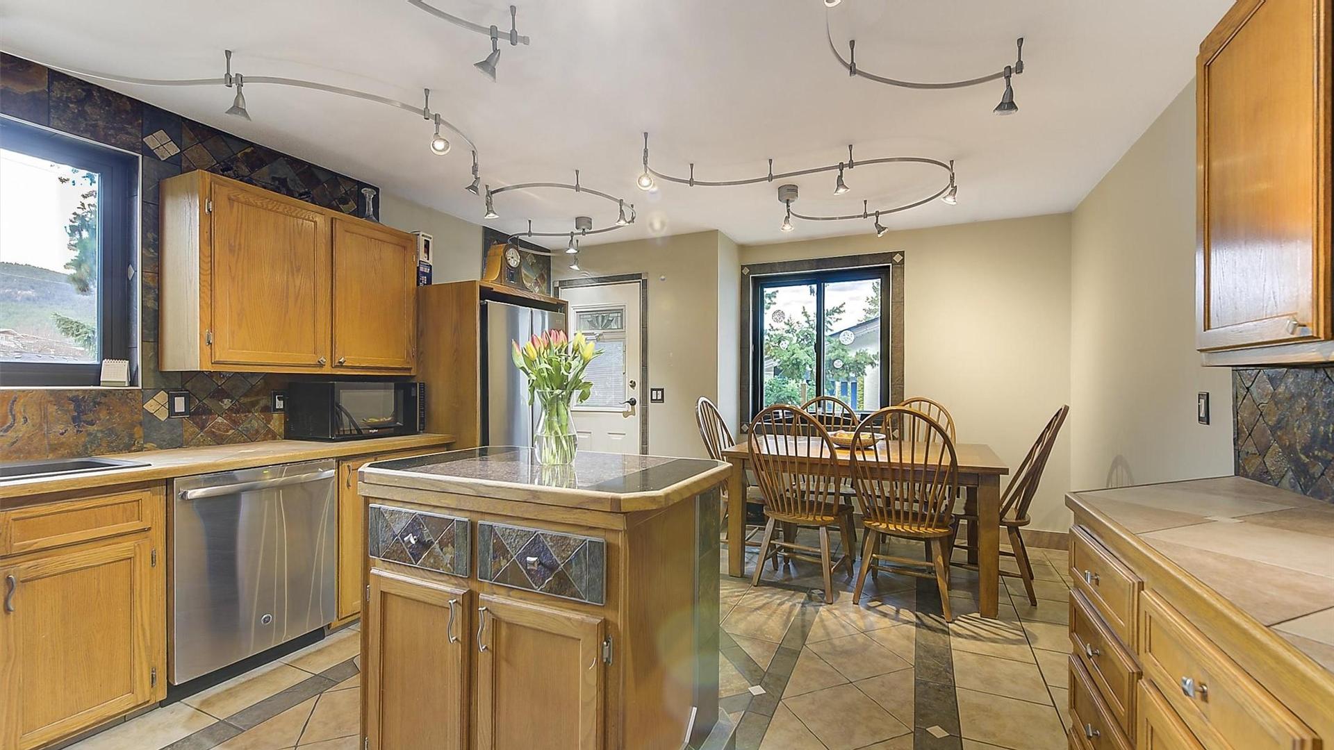 









3405


McGinnis

Road,
West Kelowna,




BC
V4T 1B5

