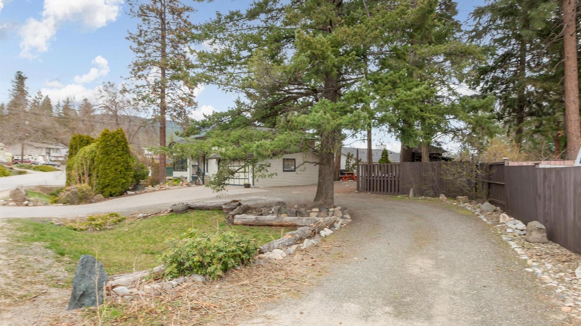 









3405


McGinnis

Road,
West Kelowna,




BC
V4T 1B5


