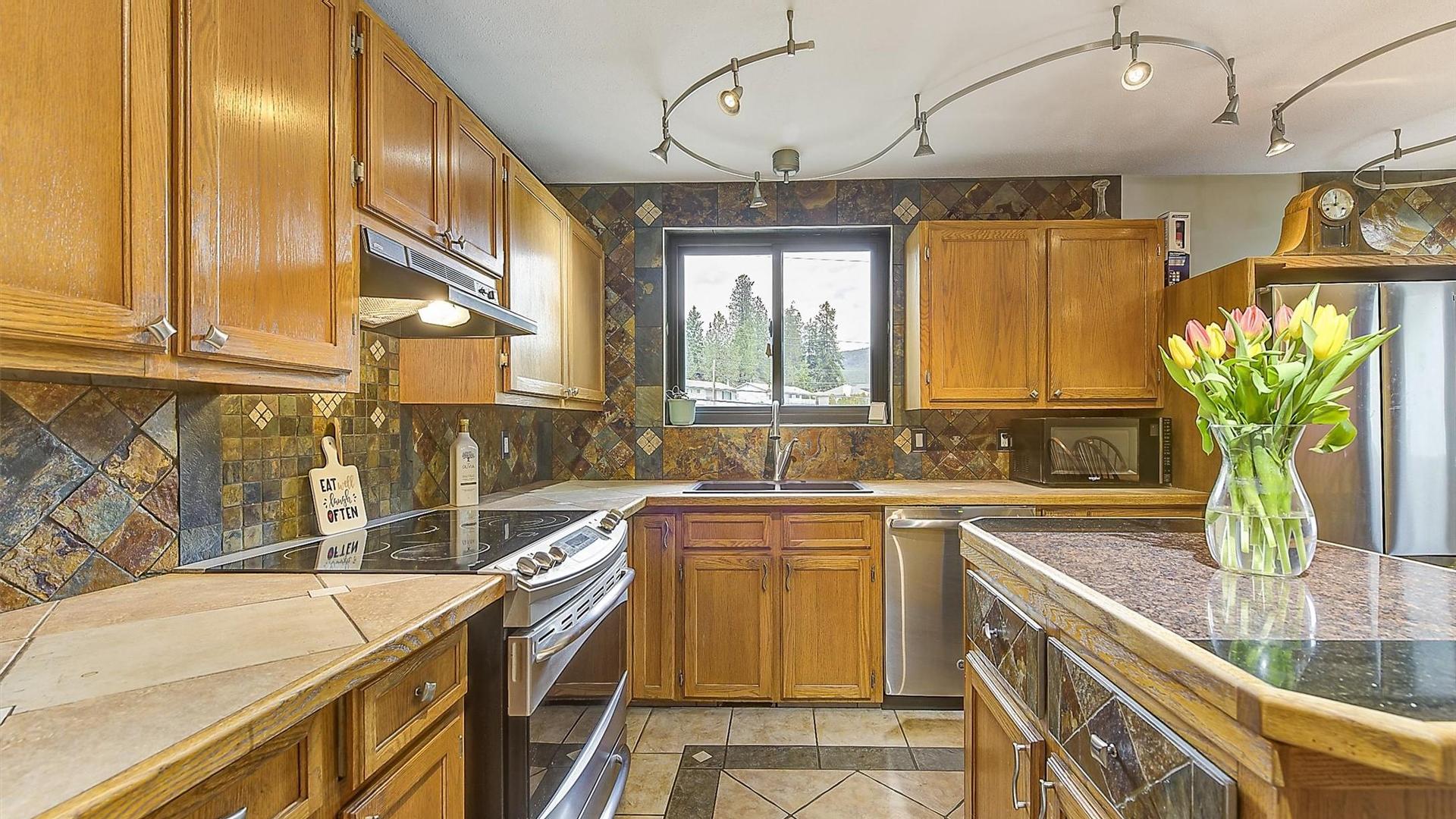 









3405


McGinnis

Road,
West Kelowna,




BC
V4T 1B5


