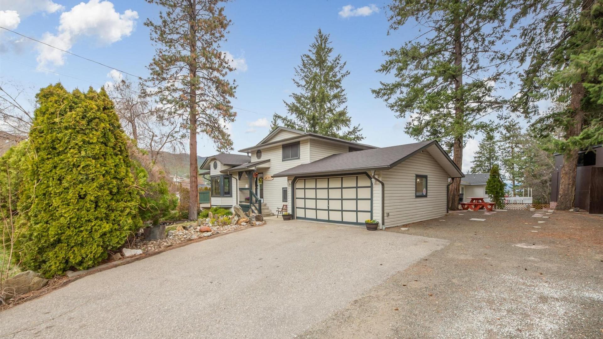 









3405


McGinnis

Road,
West Kelowna,




BC
V4T 1B5

