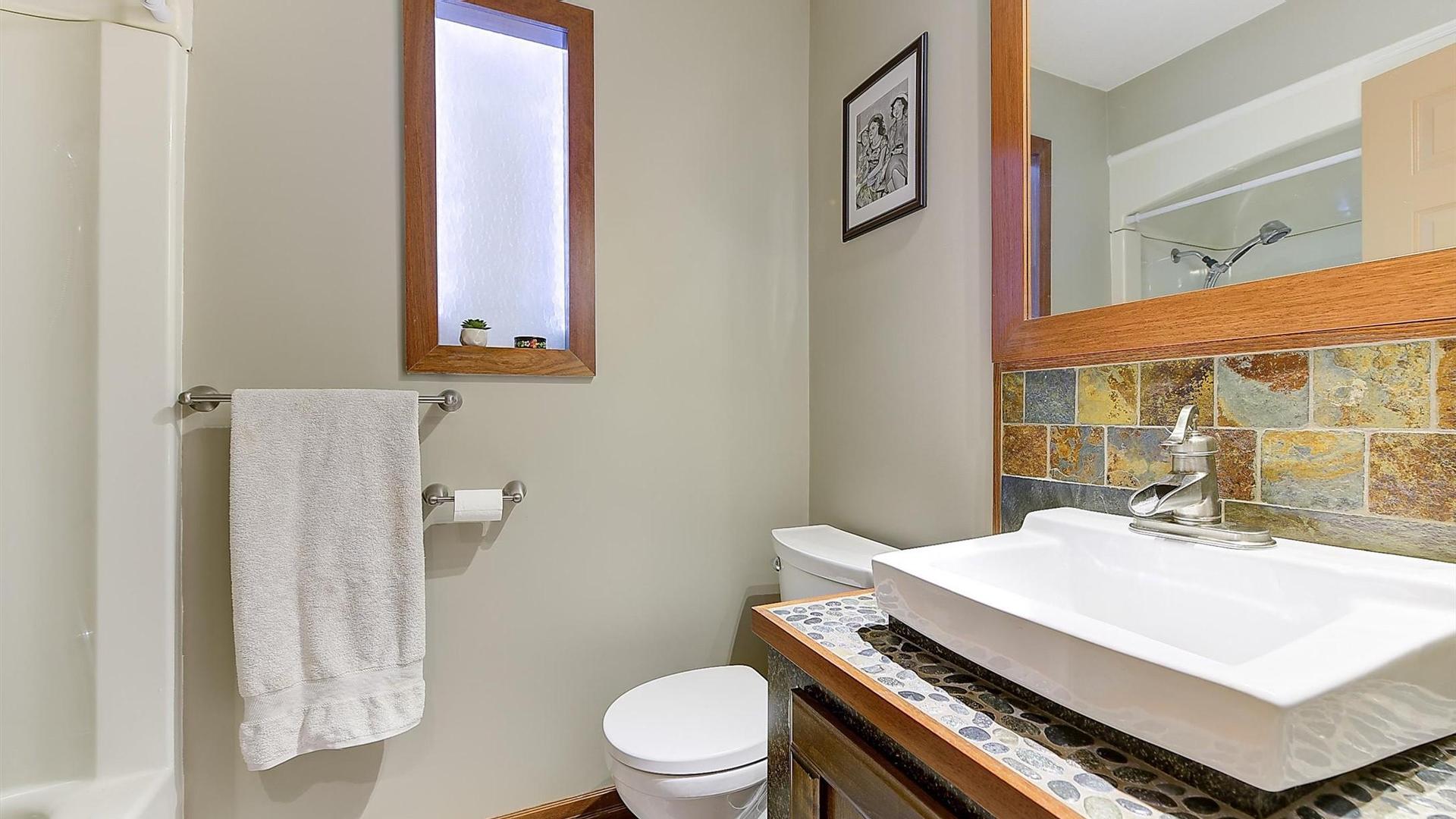 









3405


McGinnis

Road,
West Kelowna,




BC
V4T 1B5

